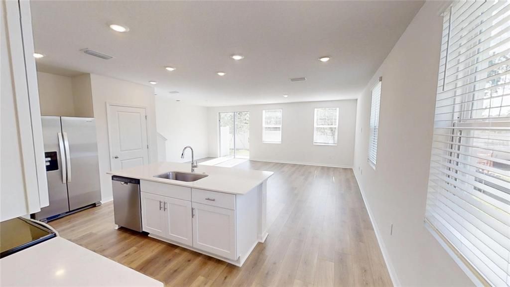 For Rent: $1,950 (3 beds, 2 baths, 1808 Square Feet)