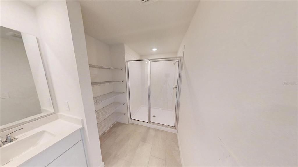 For Rent: $1,950 (3 beds, 2 baths, 1808 Square Feet)