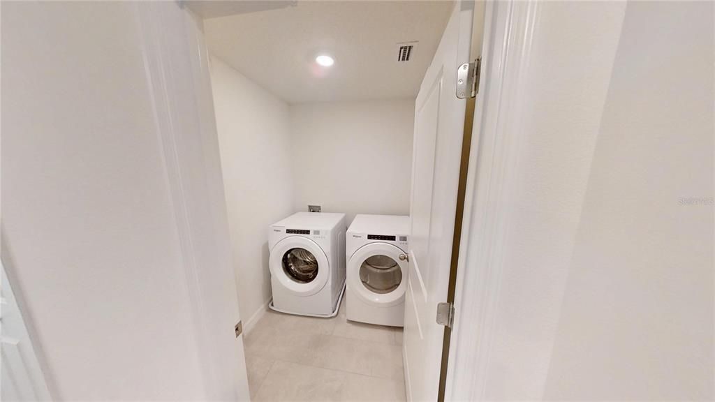 For Rent: $1,950 (3 beds, 2 baths, 1808 Square Feet)