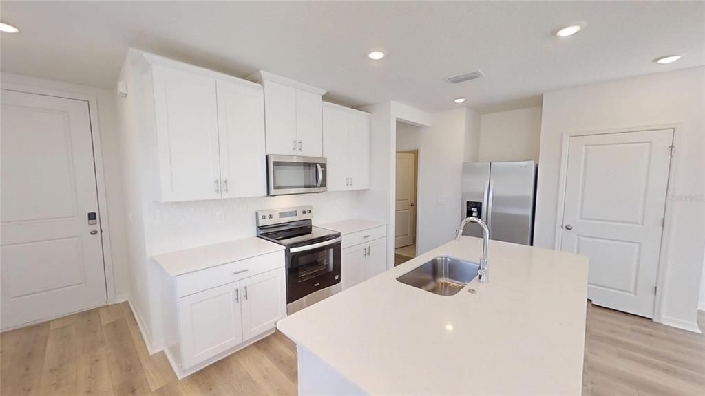 For Rent: $1,950 (3 beds, 2 baths, 1808 Square Feet)