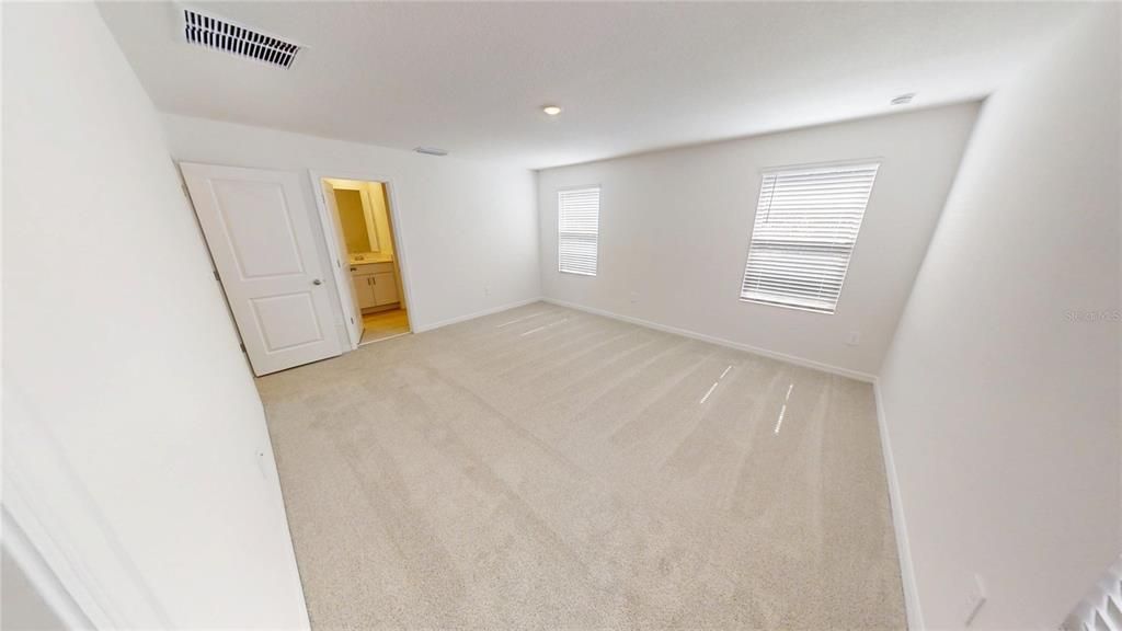 For Rent: $1,950 (3 beds, 2 baths, 1808 Square Feet)