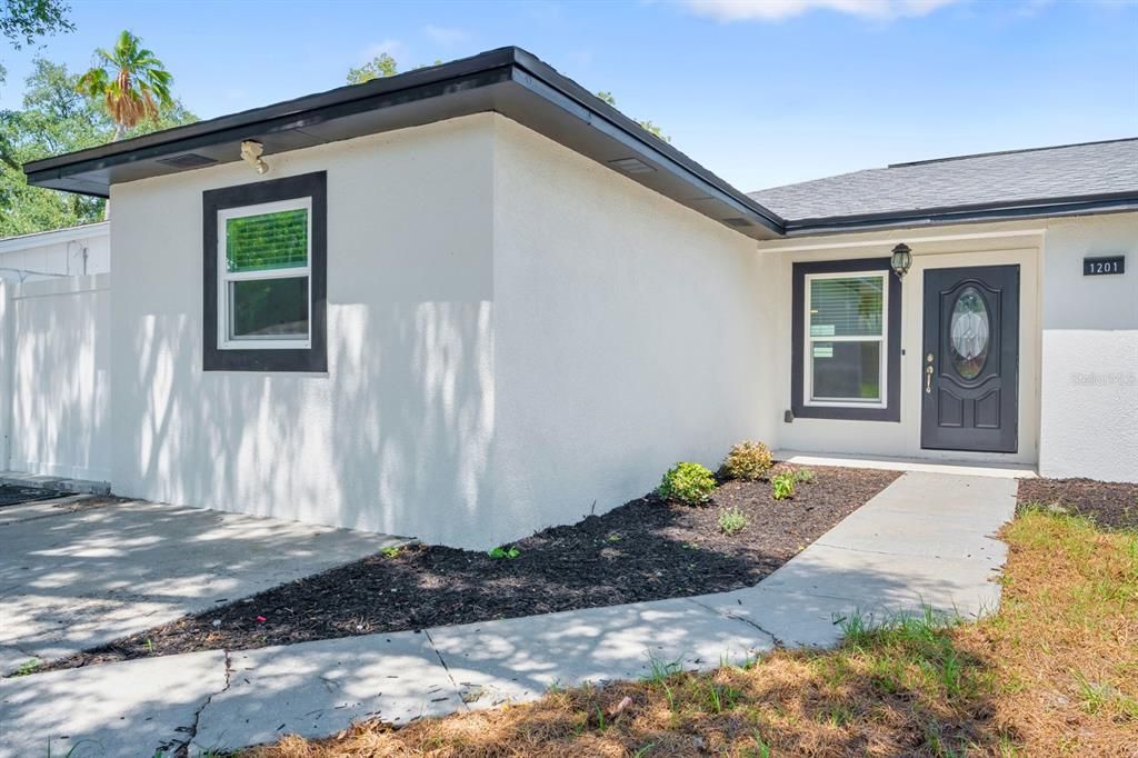 For Sale: $429,900 (4 beds, 2 baths, 1865 Square Feet)