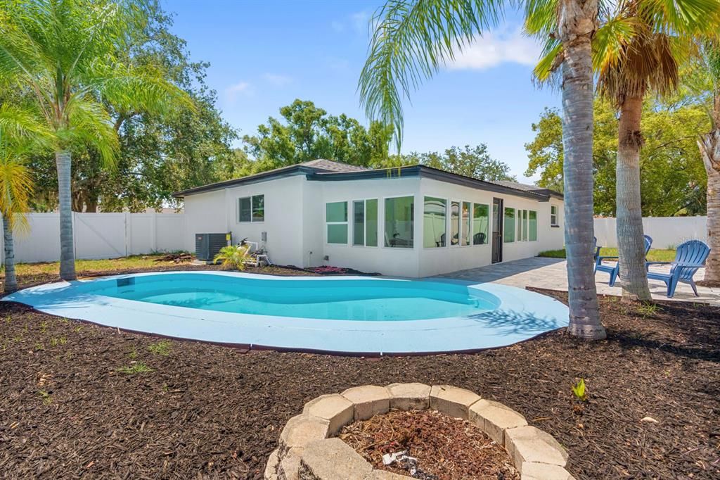 For Sale: $429,900 (4 beds, 2 baths, 1865 Square Feet)