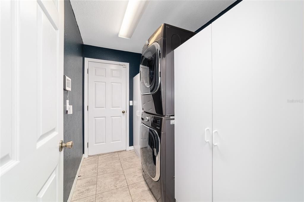 En Venta: $415,000 (4 camas, 2 baños, 1816 Pies cuadrados)