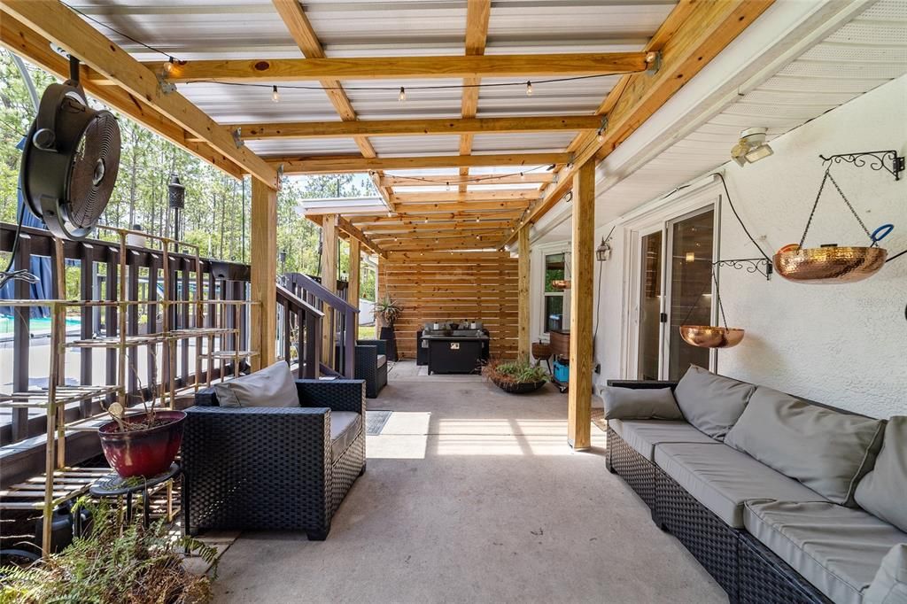 En Venta: $415,000 (4 camas, 2 baños, 1816 Pies cuadrados)