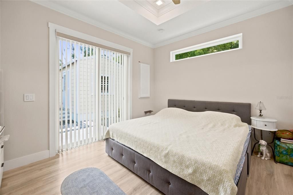 For Sale: $165,000 (1 beds, 1 baths, 588 Square Feet)