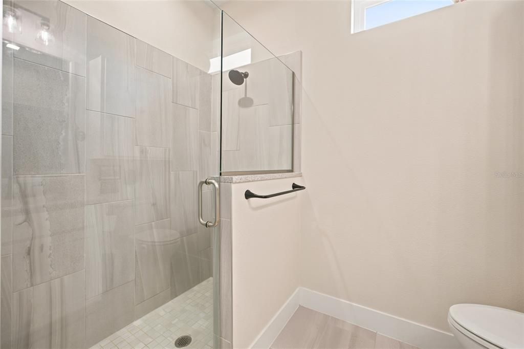 For Sale: $165,000 (1 beds, 1 baths, 588 Square Feet)