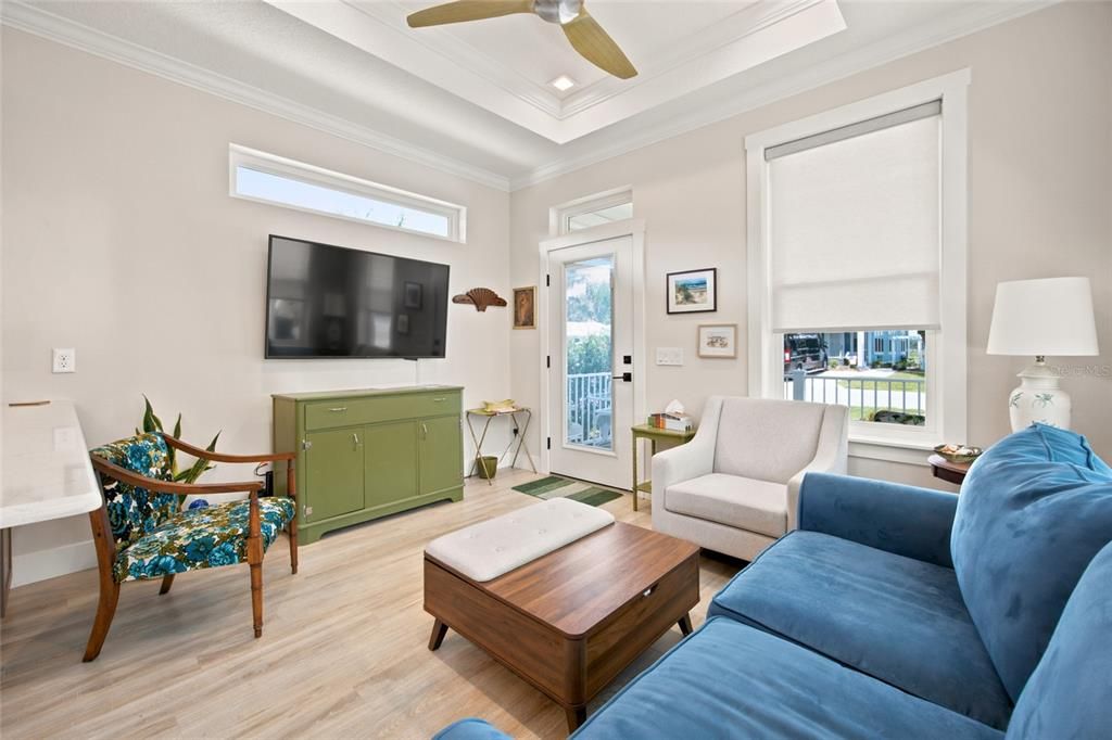 For Sale: $165,000 (1 beds, 1 baths, 588 Square Feet)