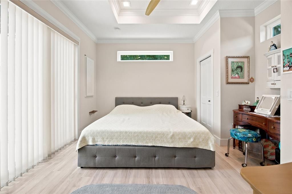 For Sale: $165,000 (1 beds, 1 baths, 588 Square Feet)