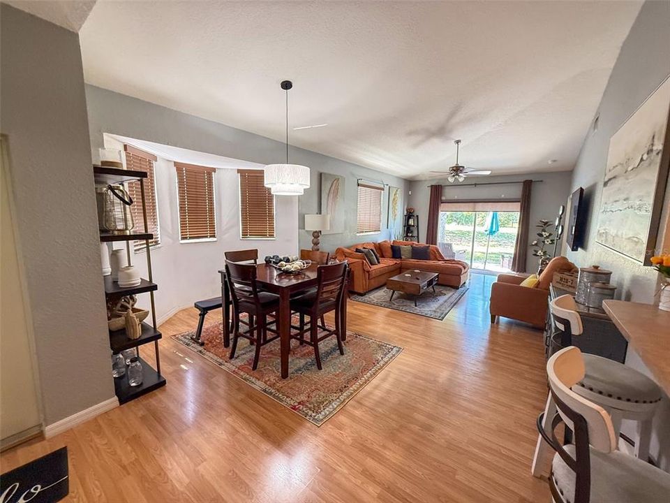 For Rent: $1,900 (2 beds, 2 baths, 1243 Square Feet)