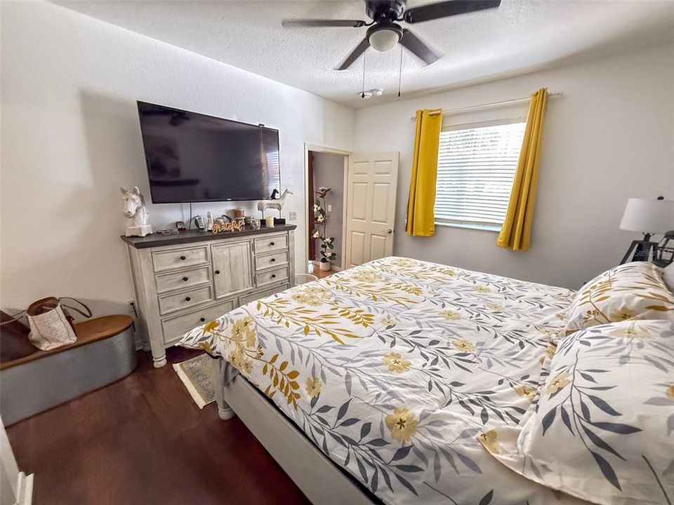 For Rent: $1,900 (2 beds, 2 baths, 1243 Square Feet)