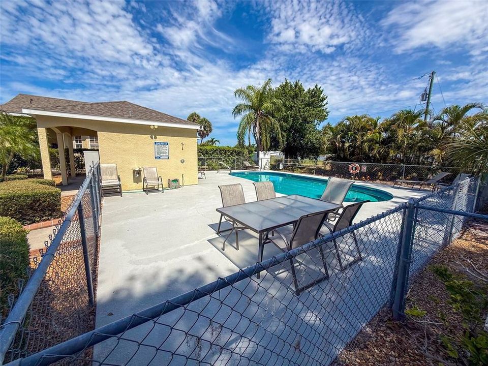 For Rent: $1,900 (2 beds, 2 baths, 1243 Square Feet)