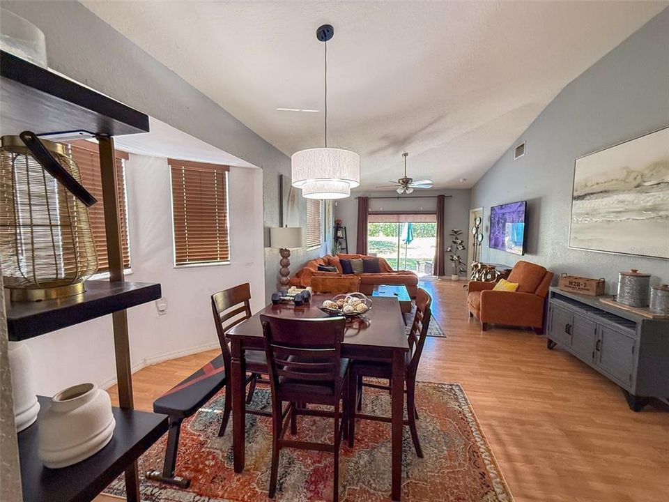 For Rent: $1,900 (2 beds, 2 baths, 1243 Square Feet)
