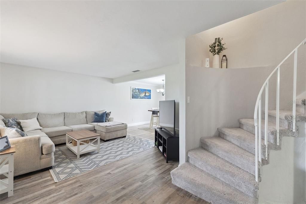 For Sale: $382,500 (3 beds, 2 baths, 1853 Square Feet)