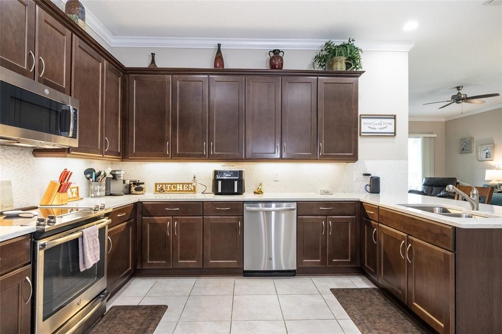 На продажу: $365,000 (2 спален, 2 ванн, 1534 Квадратных фут)