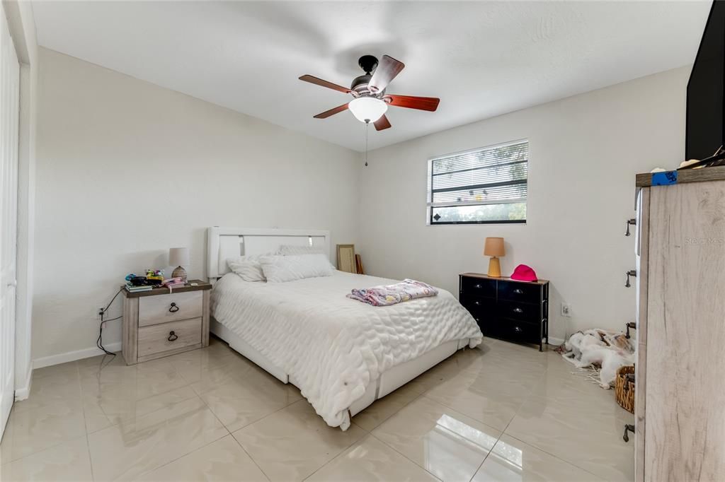 For Sale: $400,000 (4 beds, 3 baths, 2064 Square Feet)
