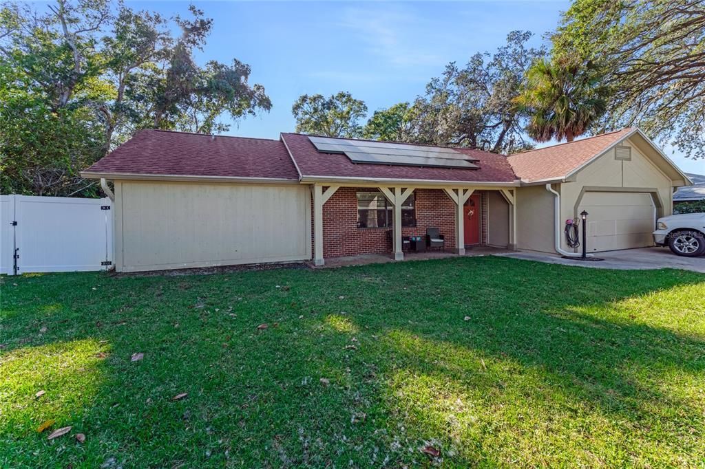 For Sale: $400,000 (4 beds, 3 baths, 2064 Square Feet)