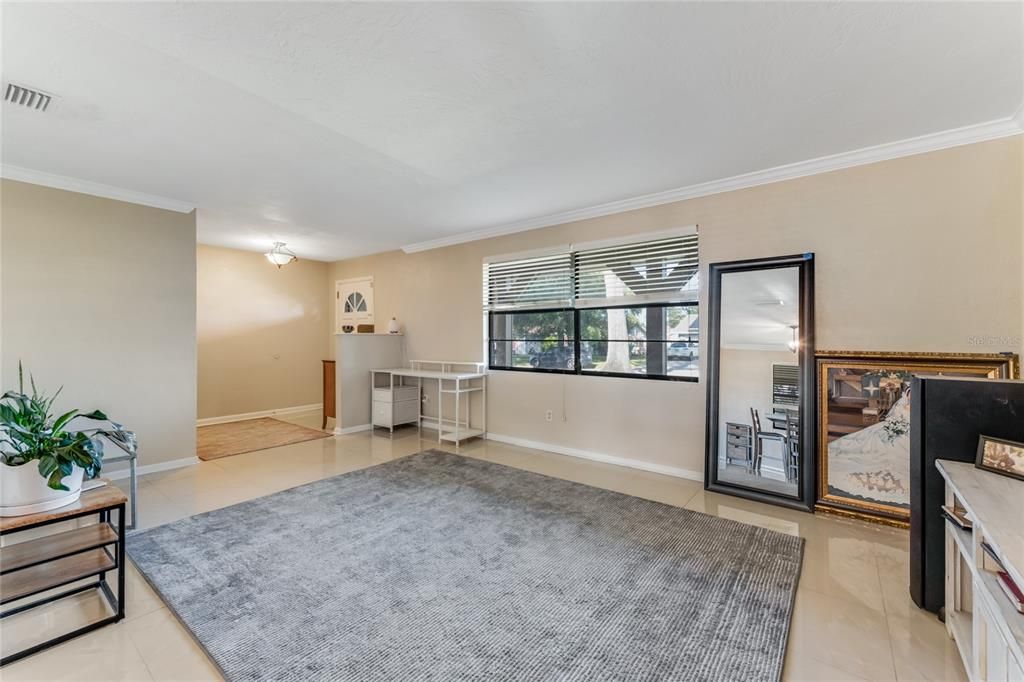 For Sale: $400,000 (4 beds, 3 baths, 2064 Square Feet)