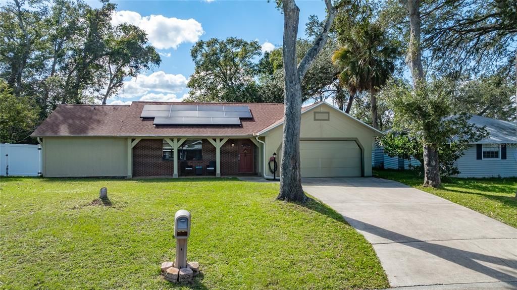 For Sale: $400,000 (4 beds, 3 baths, 2064 Square Feet)