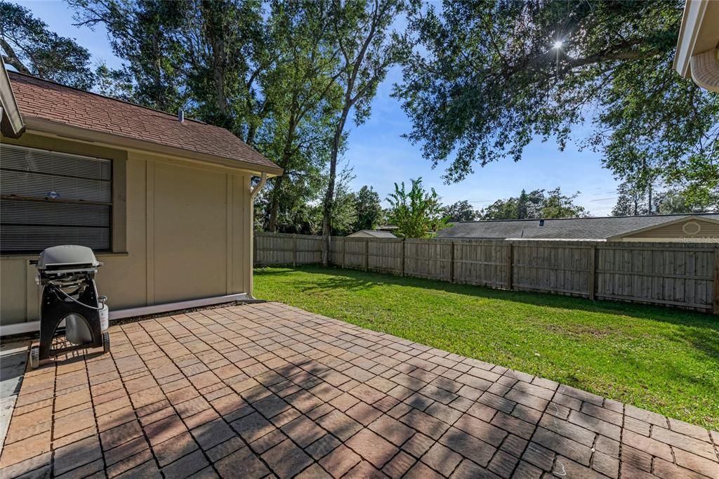 For Sale: $400,000 (4 beds, 3 baths, 2064 Square Feet)