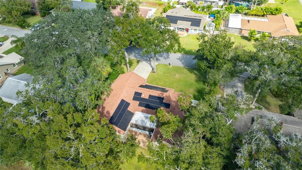 For Sale: $400,000 (4 beds, 3 baths, 2064 Square Feet)
