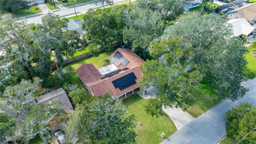 For Sale: $400,000 (4 beds, 3 baths, 2064 Square Feet)