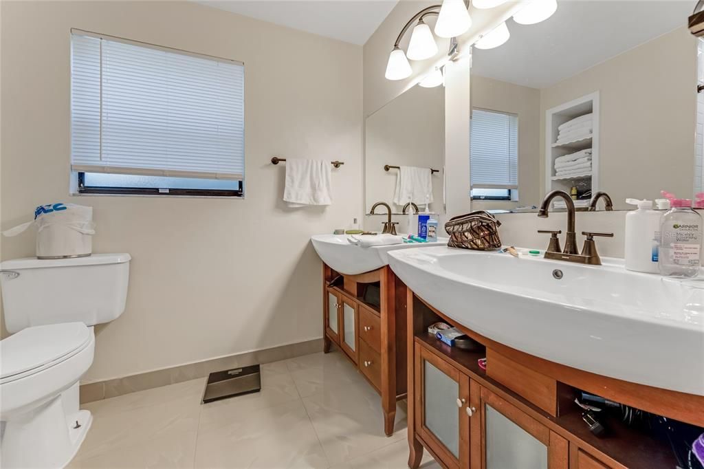 For Sale: $400,000 (4 beds, 3 baths, 2064 Square Feet)