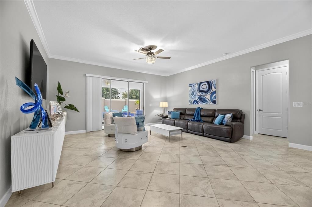 For Sale: $585,000 (3 beds, 3 baths, 2651 Square Feet)