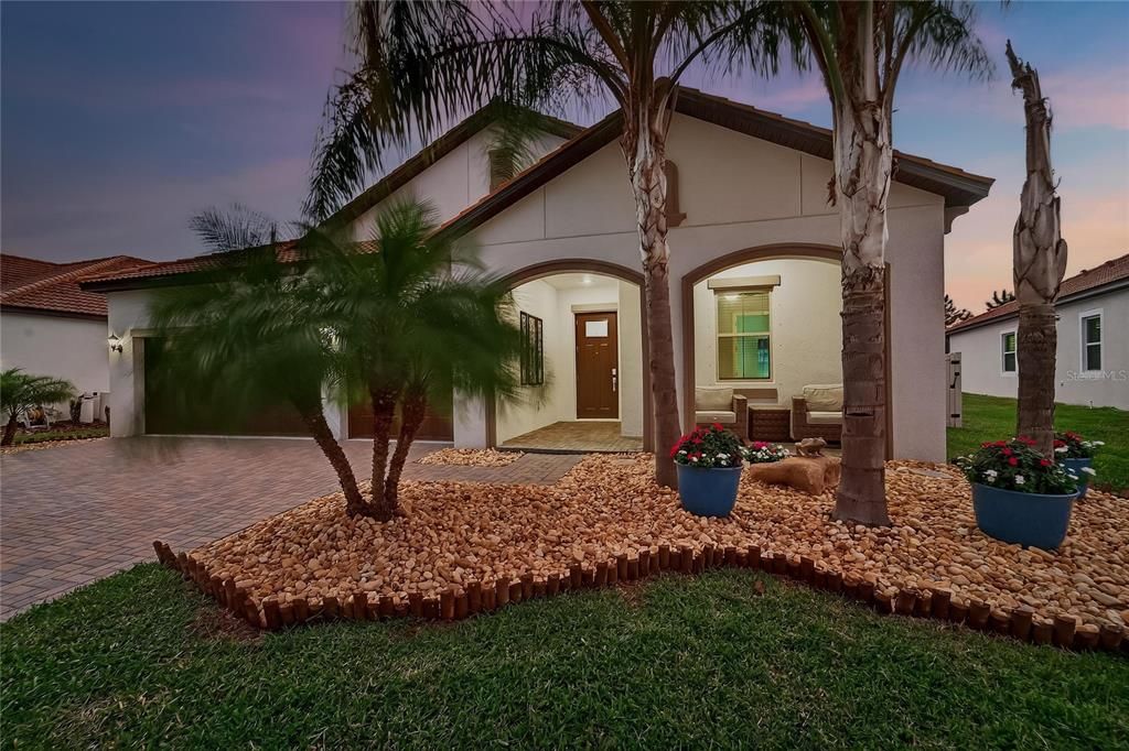 For Sale: $585,000 (3 beds, 3 baths, 2651 Square Feet)