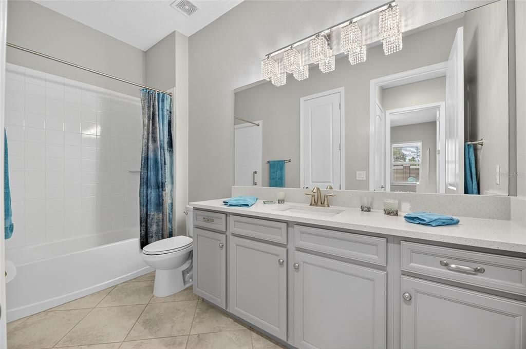 For Sale: $585,000 (3 beds, 3 baths, 2651 Square Feet)