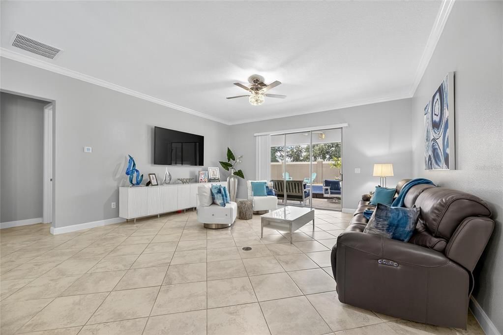 For Sale: $585,000 (3 beds, 3 baths, 2651 Square Feet)