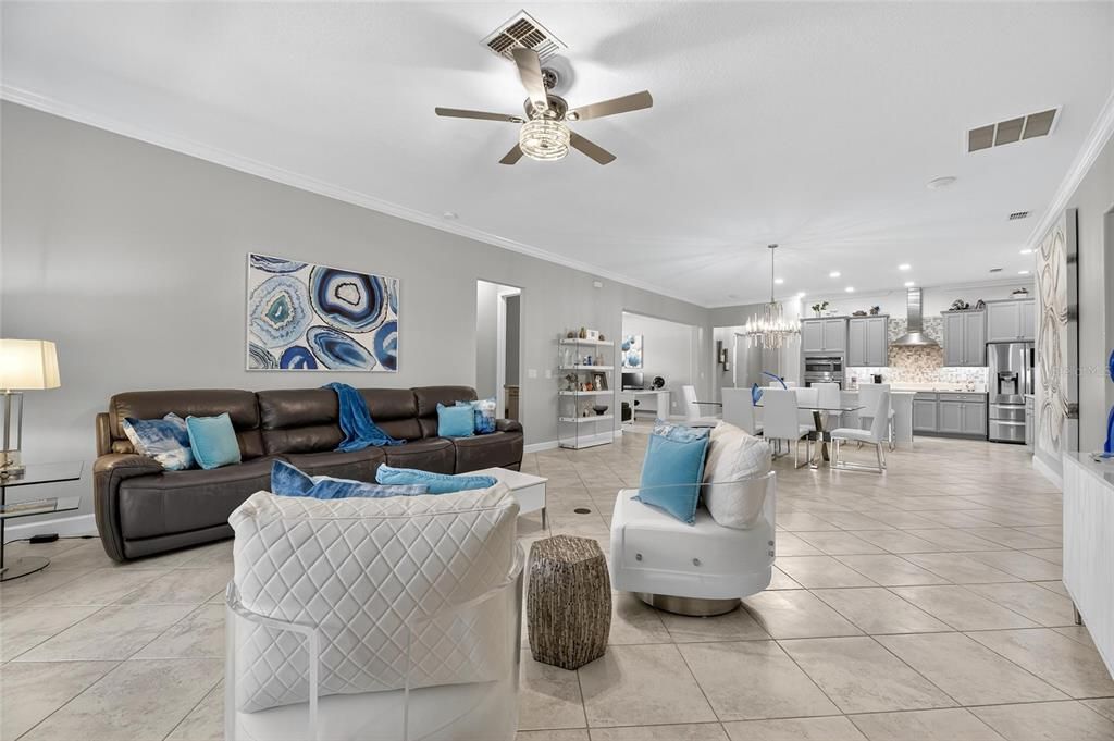 For Sale: $585,000 (3 beds, 3 baths, 2651 Square Feet)