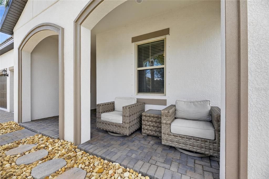 For Sale: $585,000 (3 beds, 3 baths, 2651 Square Feet)
