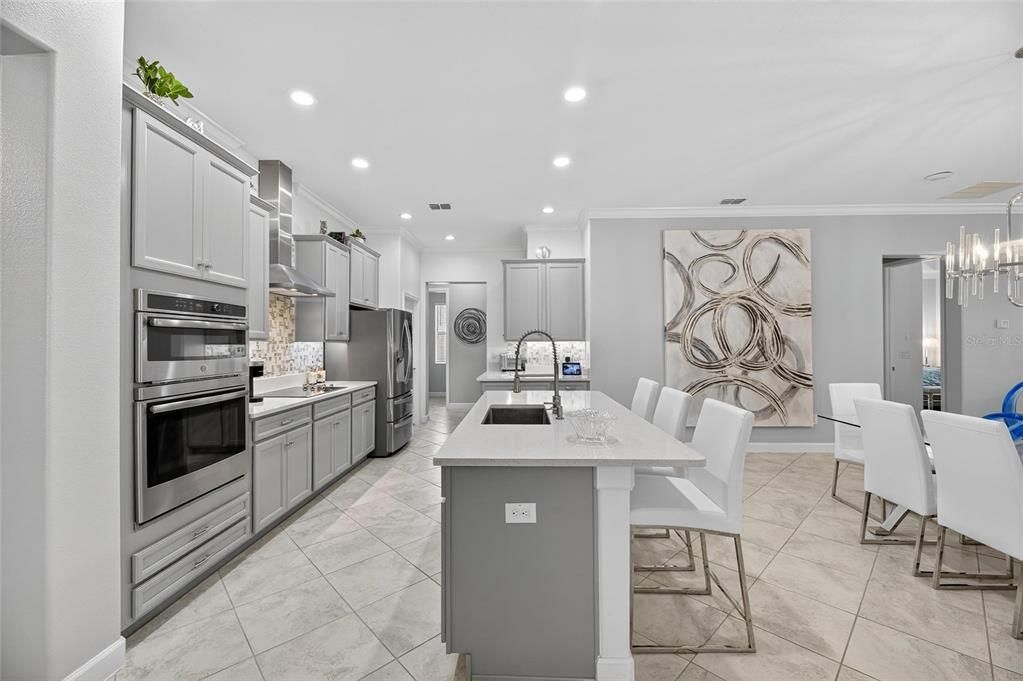 For Sale: $585,000 (3 beds, 3 baths, 2651 Square Feet)