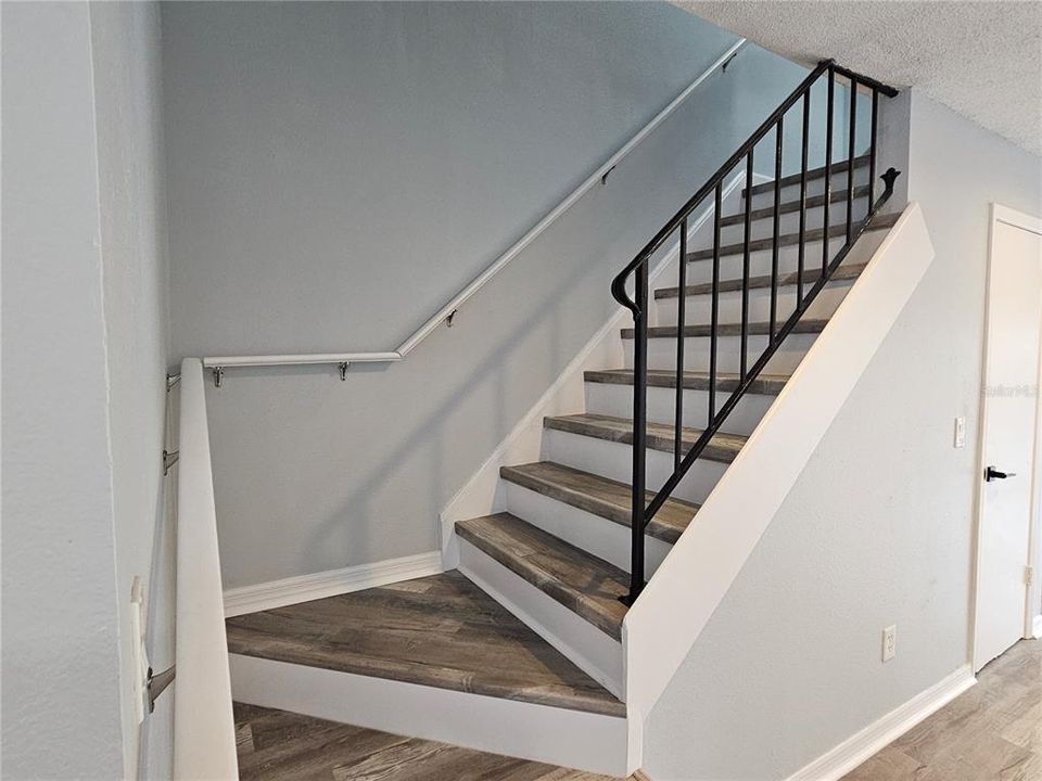 На продажу: $264,999 (3 спален, 2 ванн, 1358 Квадратных фут)