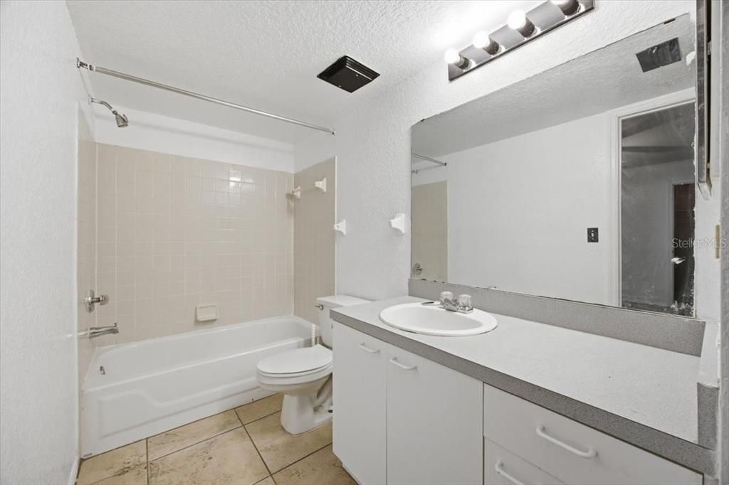 For Rent: $1,700 (2 beds, 2 baths, 1078 Square Feet)