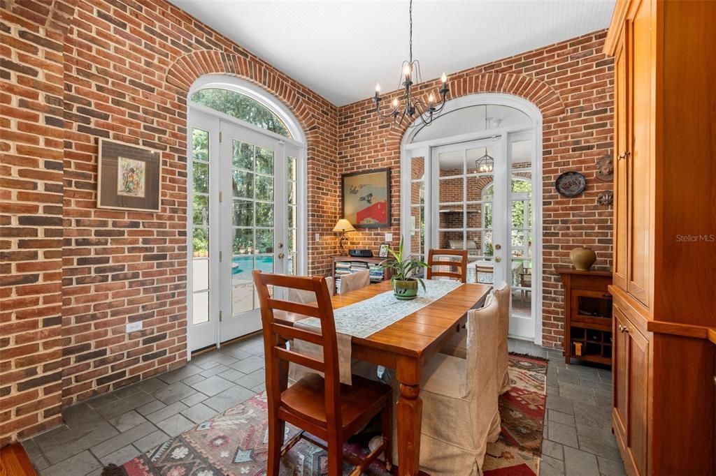 En Venta: $1,198,000 (6 camas, 4 baños, 4281 Pies cuadrados)