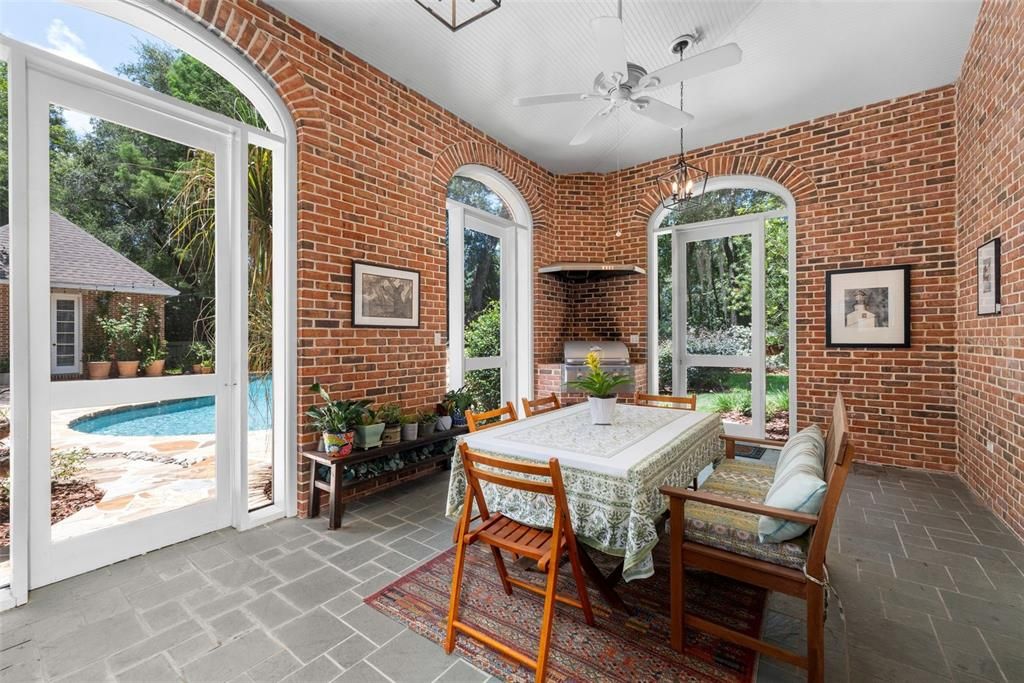 En Venta: $1,198,000 (6 camas, 4 baños, 4281 Pies cuadrados)