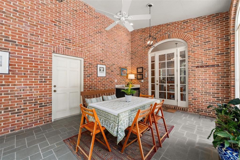 En Venta: $1,198,000 (6 camas, 4 baños, 4281 Pies cuadrados)