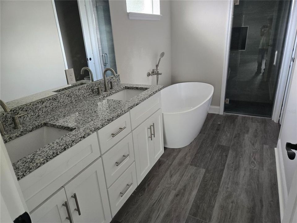 For Sale: $465,000 (4 beds, 3 baths, 1683 Square Feet)