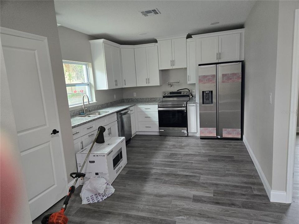 For Sale: $465,000 (4 beds, 3 baths, 1683 Square Feet)