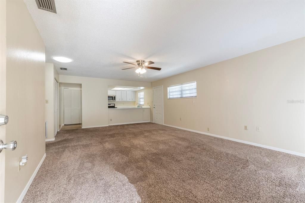 For Rent: $1,800 (2 beds, 1 baths, 1024 Square Feet)