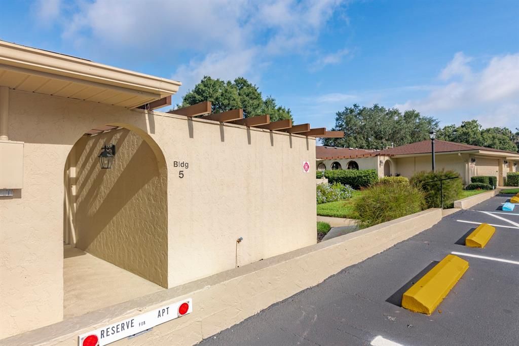 For Rent: $1,800 (2 beds, 1 baths, 1024 Square Feet)