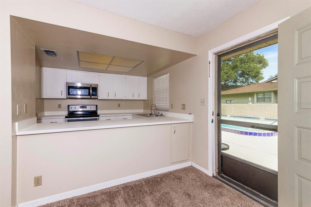For Rent: $1,800 (2 beds, 1 baths, 1024 Square Feet)
