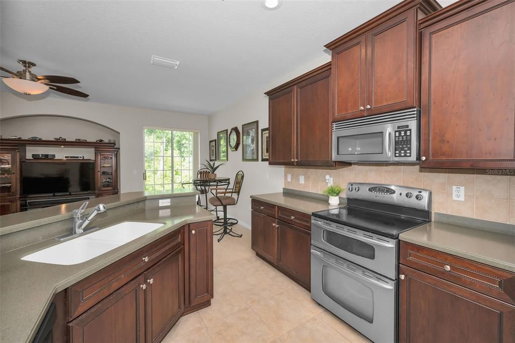 For Sale: $264,900 (3 beds, 2 baths, 1686 Square Feet)