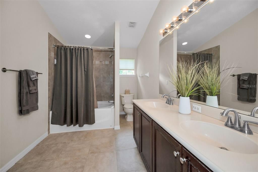 For Sale: $264,900 (3 beds, 2 baths, 1686 Square Feet)