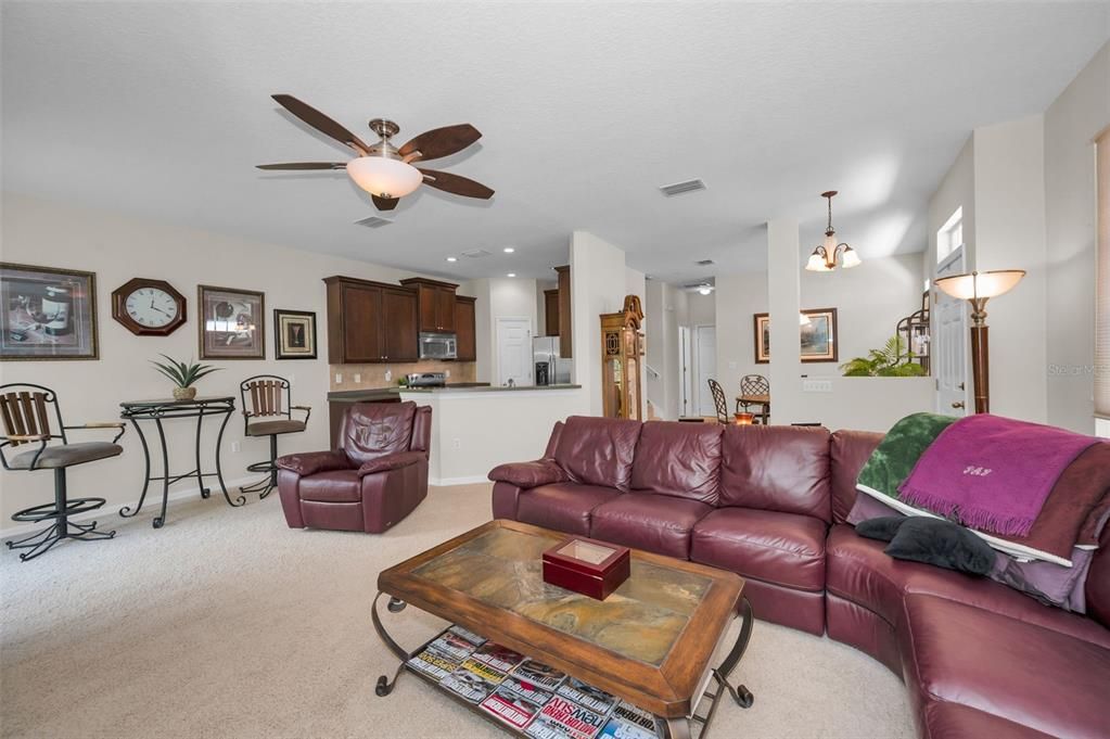 For Sale: $264,900 (3 beds, 2 baths, 1686 Square Feet)