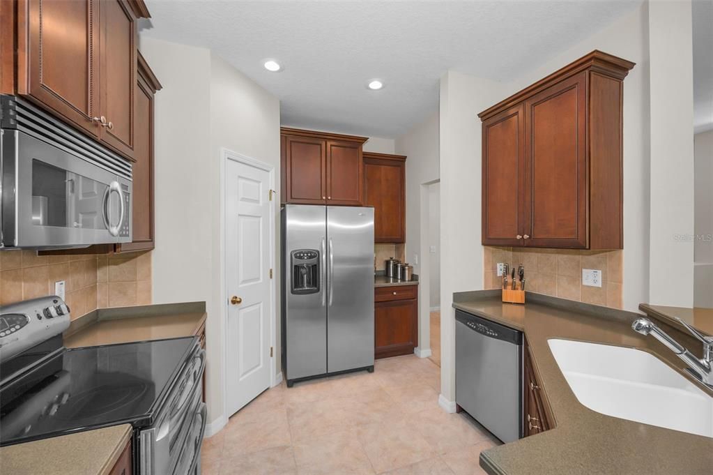 For Sale: $264,900 (3 beds, 2 baths, 1686 Square Feet)