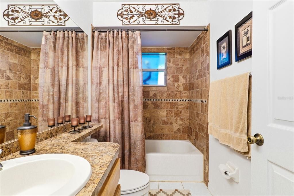 На продажу: $449,000 (4 спален, 2 ванн, 1824 Квадратных фут)