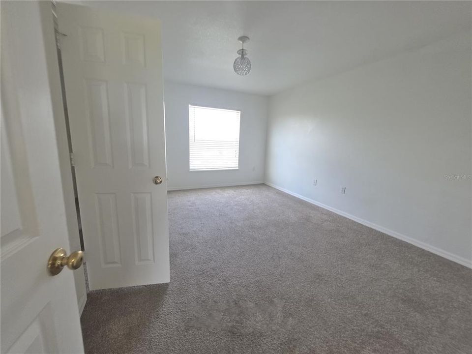 For Sale: $329,900 (4 beds, 3 baths, 3050 Square Feet)
